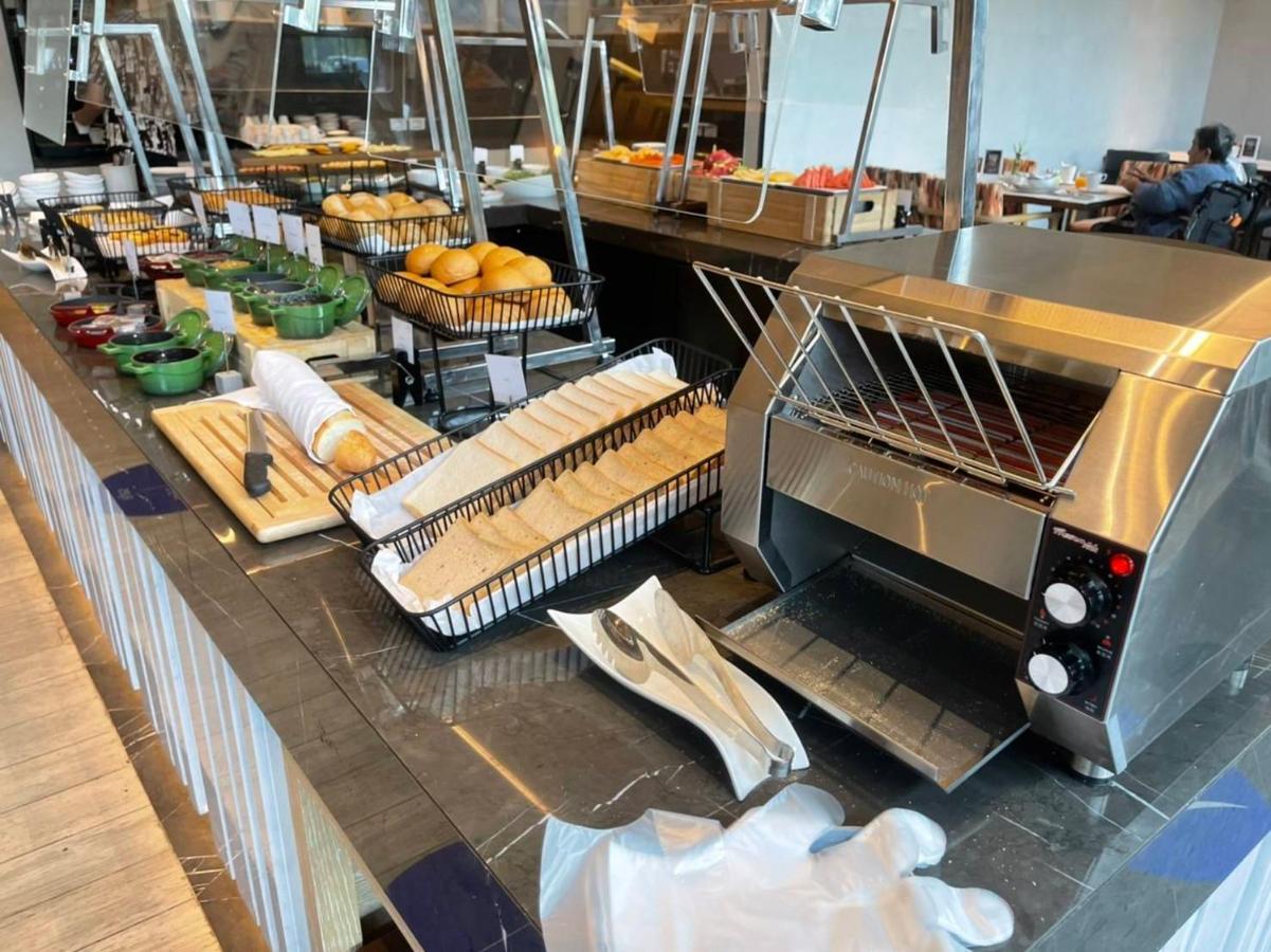 Novotel Bangkok Future Park Rangsit Патум Тани Екстериор снимка