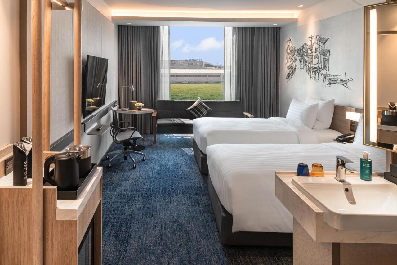 Novotel Bangkok Future Park Rangsit Патум Тани Екстериор снимка