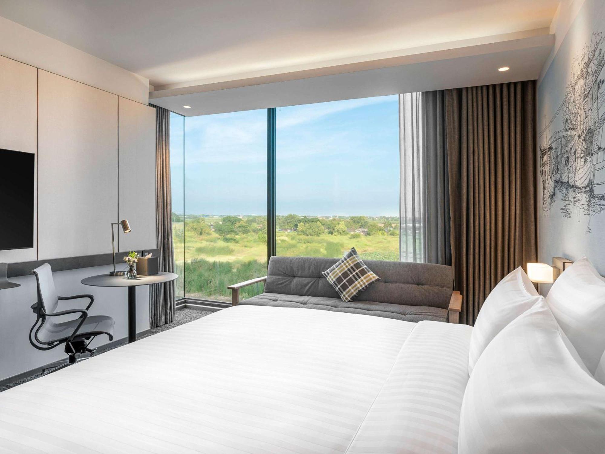 Novotel Bangkok Future Park Rangsit Патум Тани Екстериор снимка