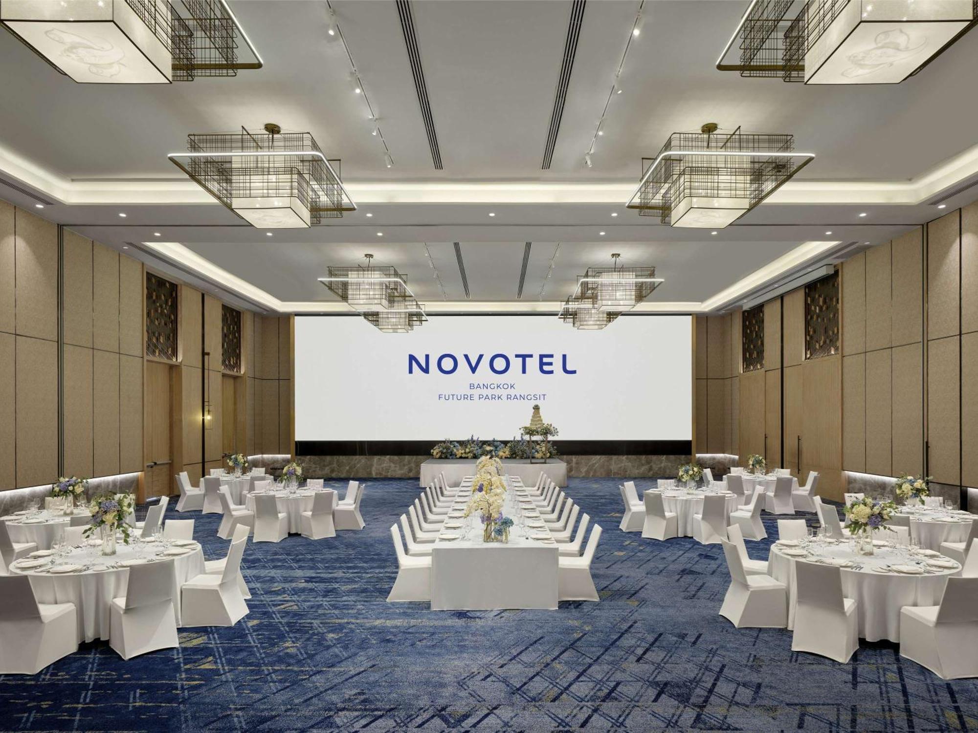 Novotel Bangkok Future Park Rangsit Патум Тани Екстериор снимка