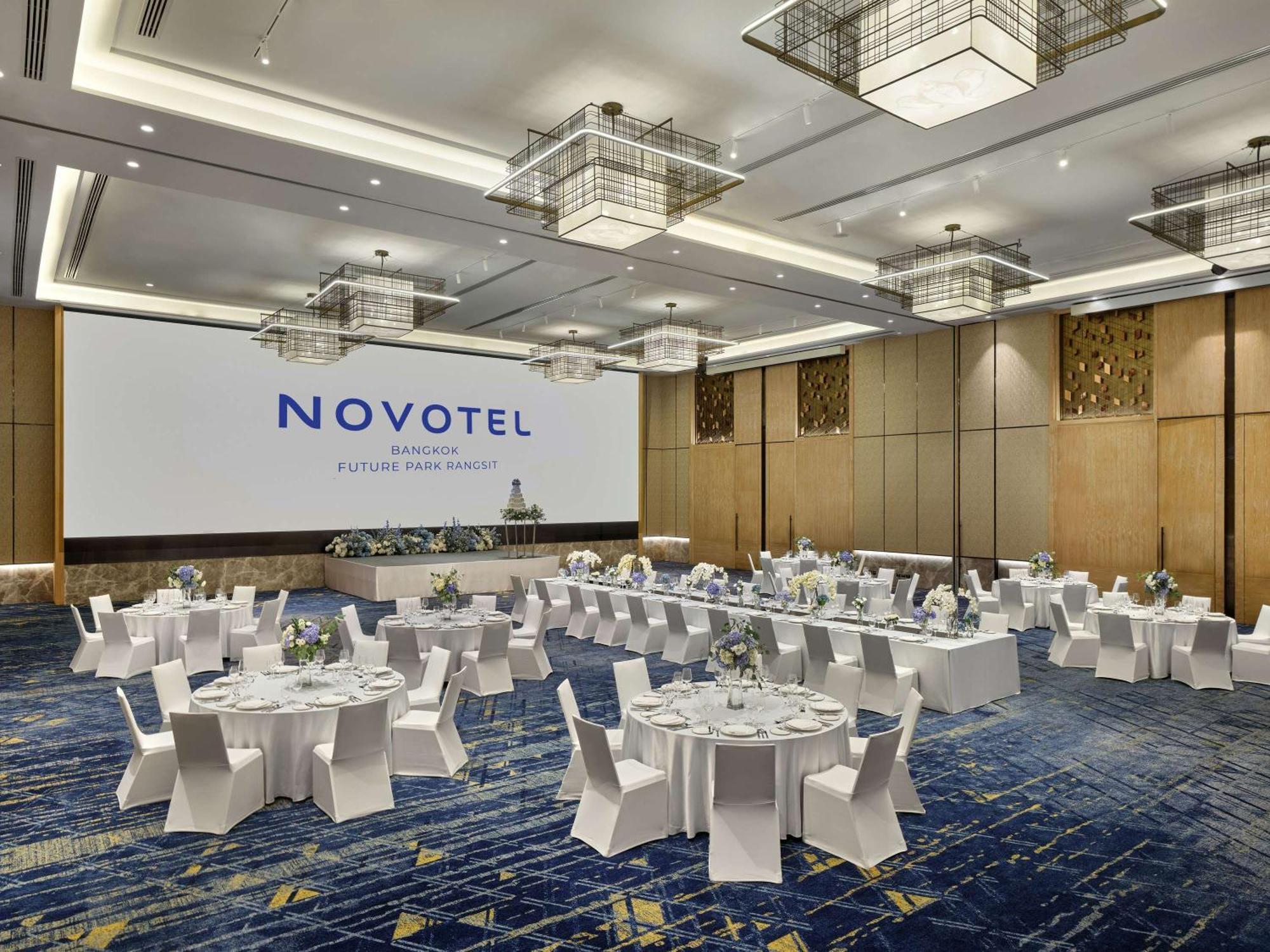 Novotel Bangkok Future Park Rangsit Патум Тани Екстериор снимка