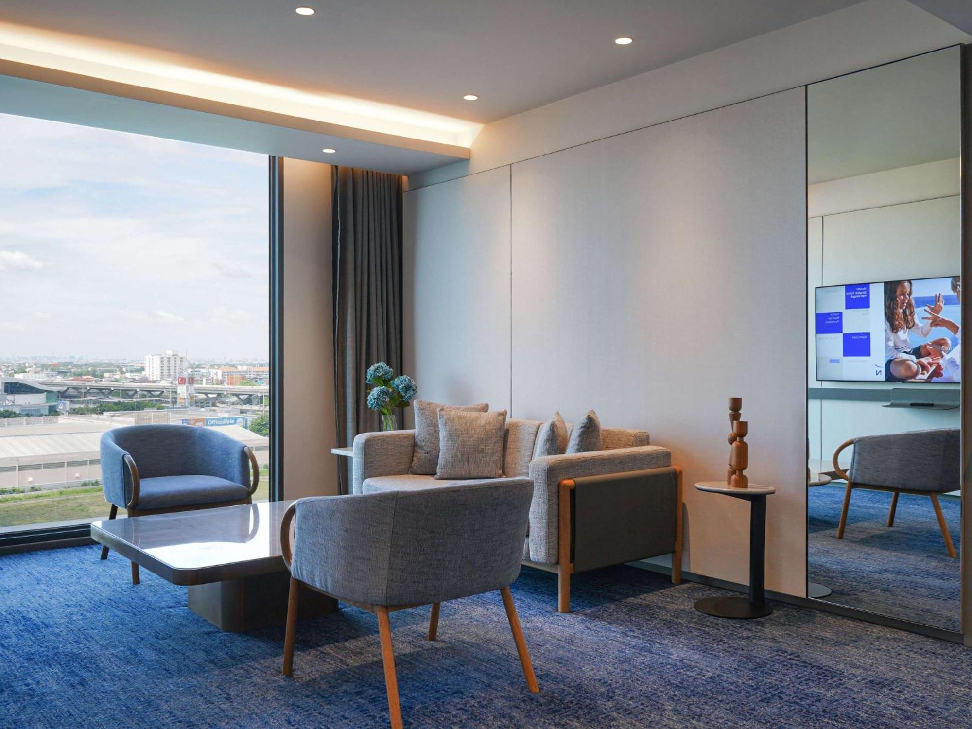 Novotel Bangkok Future Park Rangsit Патум Тани Екстериор снимка
