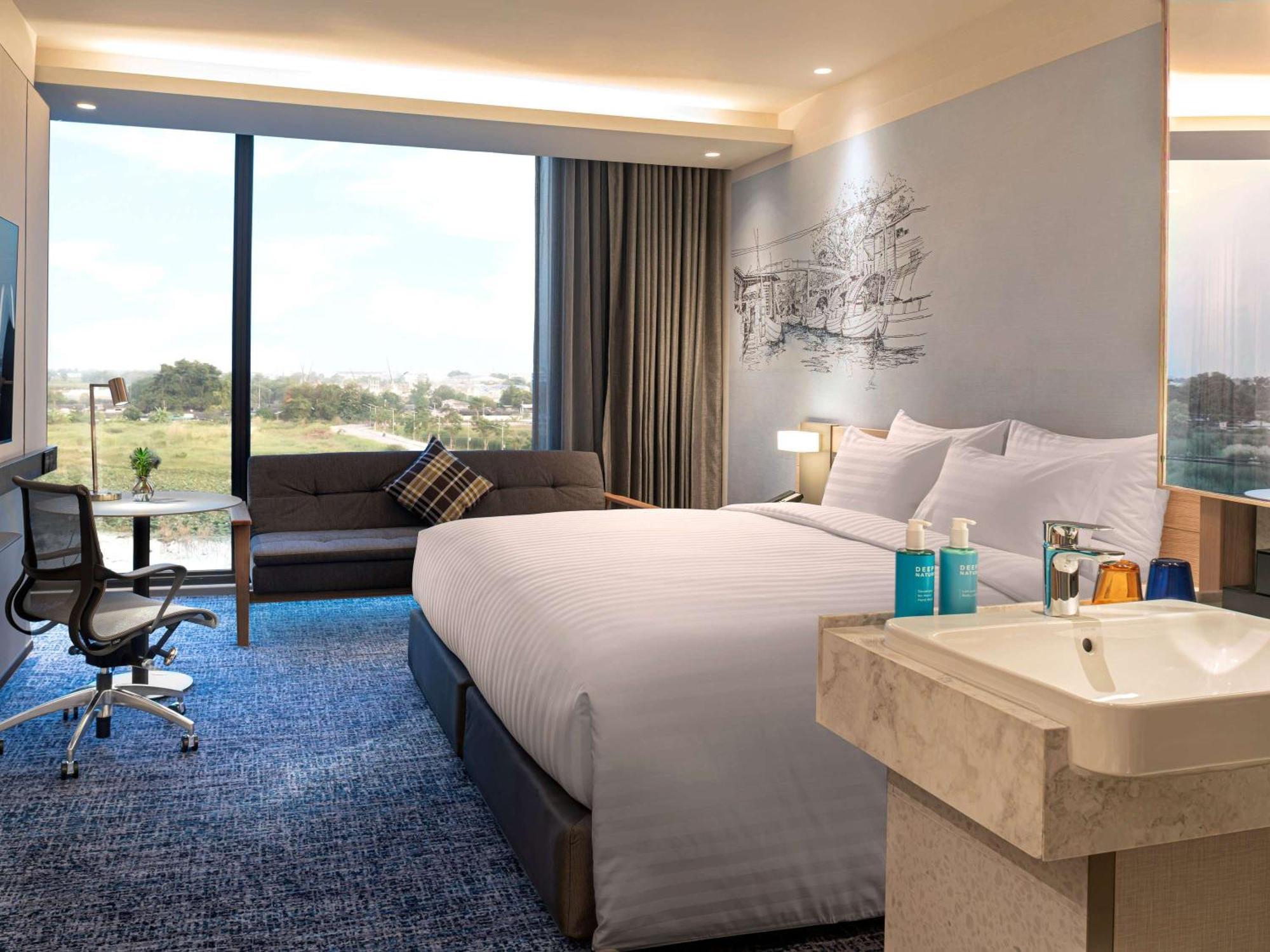 Novotel Bangkok Future Park Rangsit Патум Тани Екстериор снимка